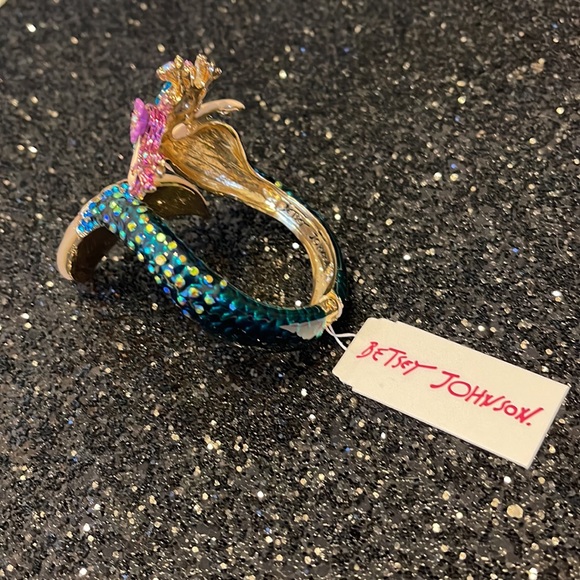 NWT Betsey Johnson Fabulous Mermaid Bracelet Statement price Gorgeous must have - Picture 8 of 15